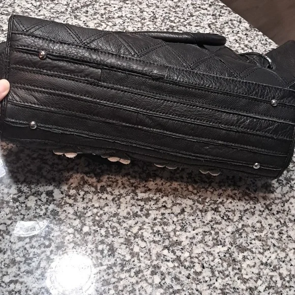 Ameri leather Black & White leather Handbag With Flowers And Diamonds - Picture 10 of 15